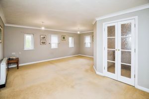 LIVING ROOM- click for photo gallery